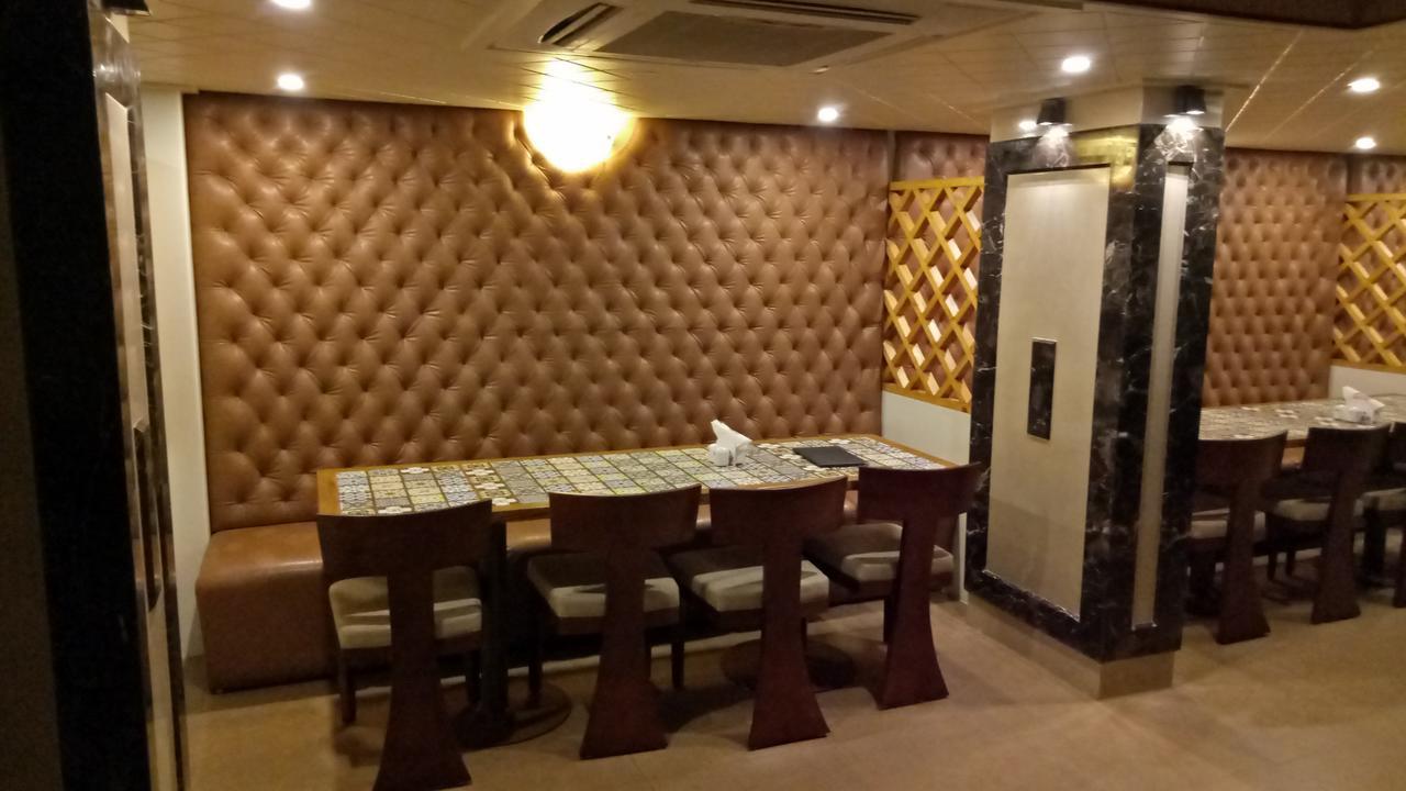 Hotel Umesh Даман Екстериор снимка
