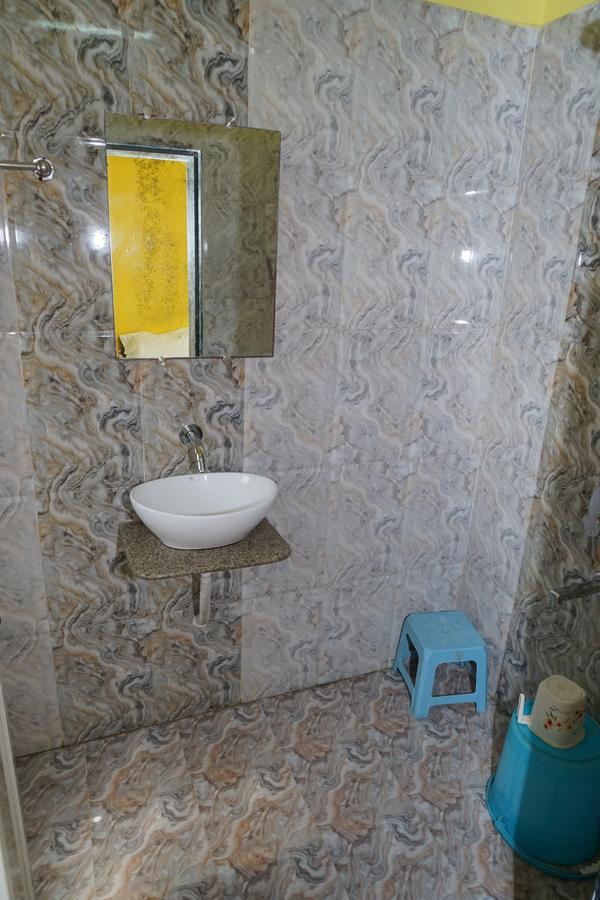 Hotel Umesh Даман Екстериор снимка