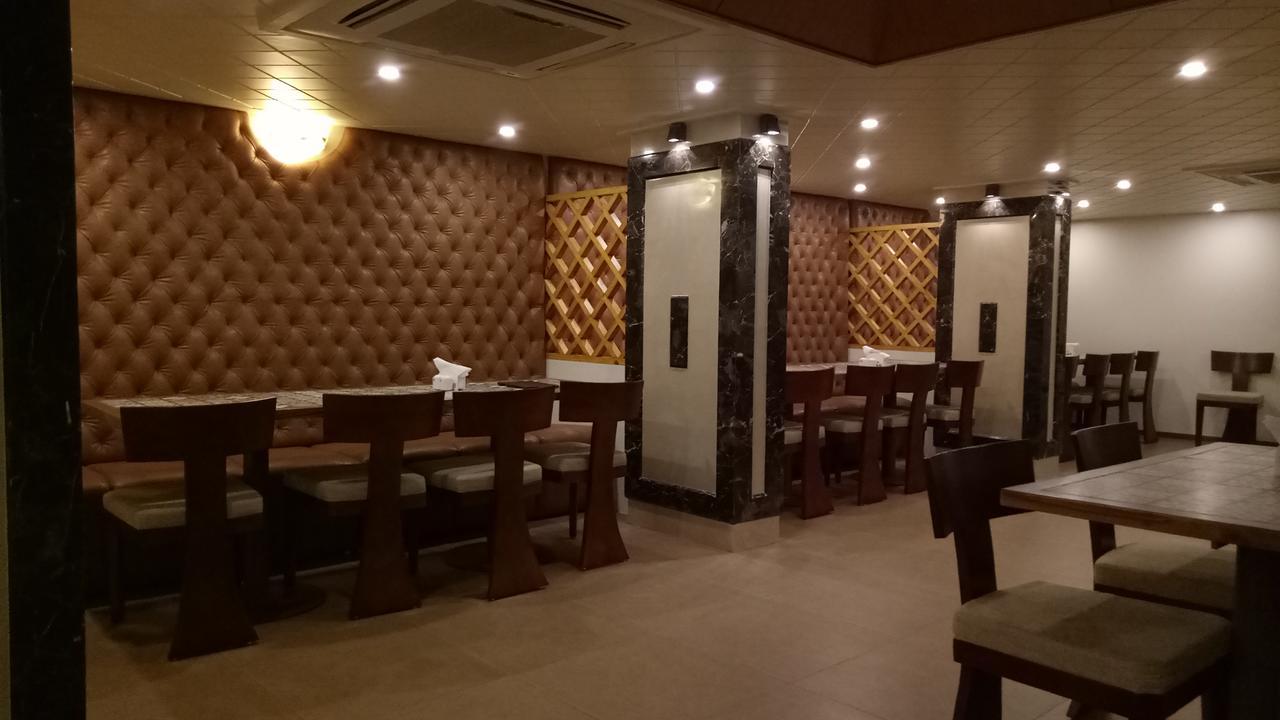 Hotel Umesh Даман Екстериор снимка